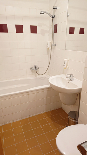 Bathroom 3, Hotel Čertousy, Praha 20