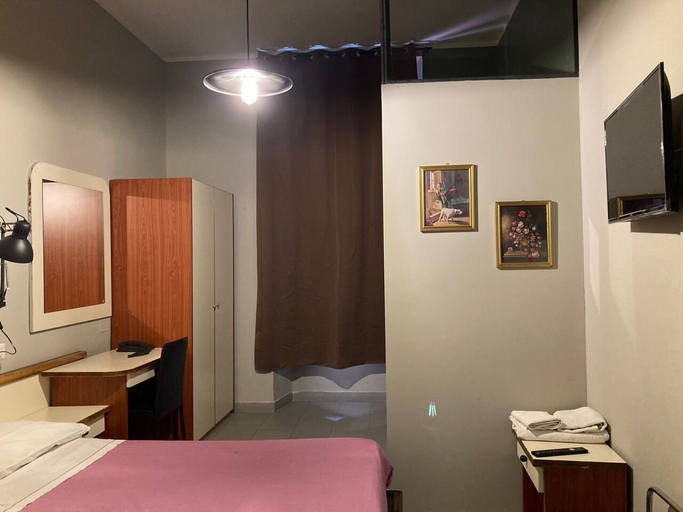 Bedroom 4, Hotel Calypso, Milano