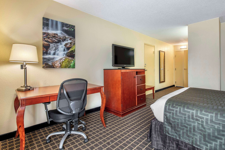 Bedroom 3, Best Western Plus Bridgeport Inn, Harrison