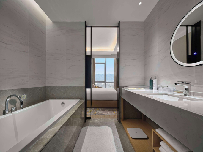 Bathroom 4, Hilton Garden Inn Beijing Haidian Daoxiang Lake, Beijing