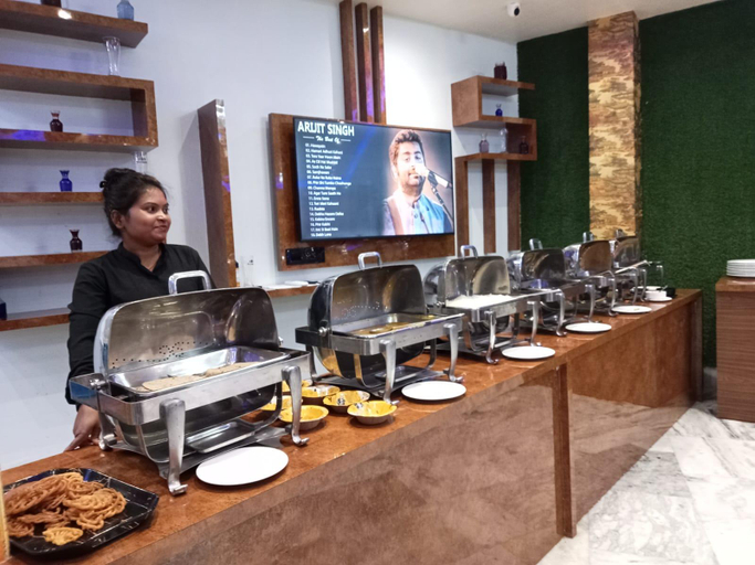 Food & Drinks 5, HOTEL BLUE LEMON - 500 Meters from Temple, Deoghar