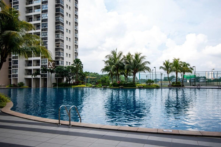 Sport & Beauty 2, A Stylish 2BR Suite, Water Views, Free Parking, Johor Bahru