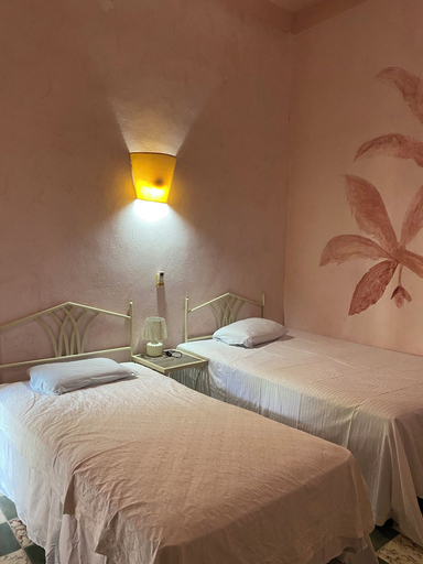 Bedroom 2, Hotel bless, Tela
