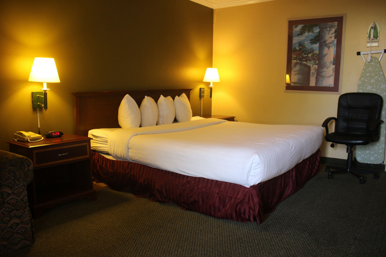 Bedroom 4, Extend-a-Suites - Extended Stay, I-40 Amarillo West, Potter
