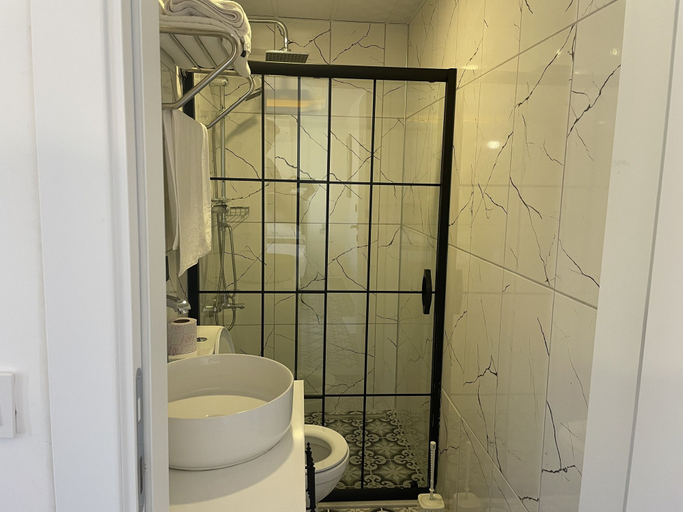Bathroom 5, Imbrossa Hotel, Gökçeada