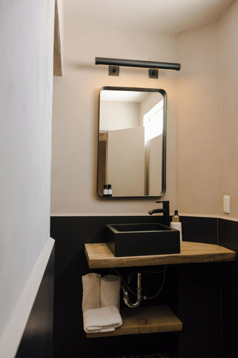 Bathroom 3, Mikaella Hotel, Allende