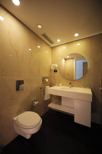 Bathroom 5, Riviera Hotel Beirut, Beirut