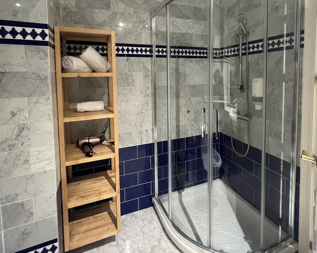 Bathroom 3, Iberflat Fabiola, Sevilla