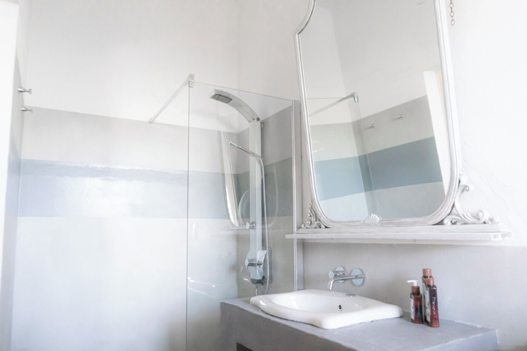 Bathroom 4, Casale Mon Rahal, Palermo