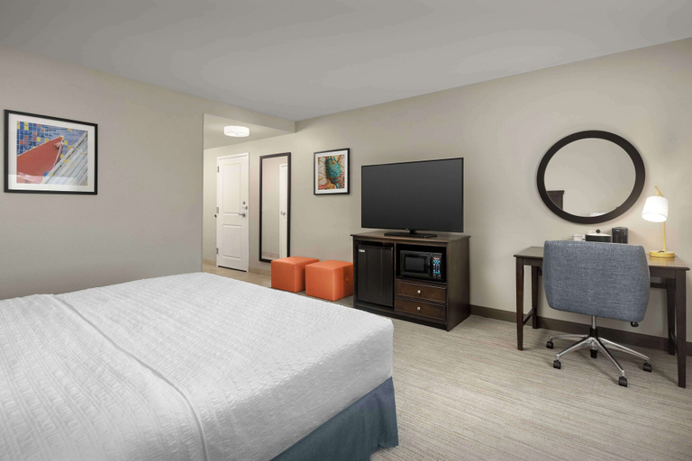Bedroom 3, Hampton Inn Augusta, Kennebec