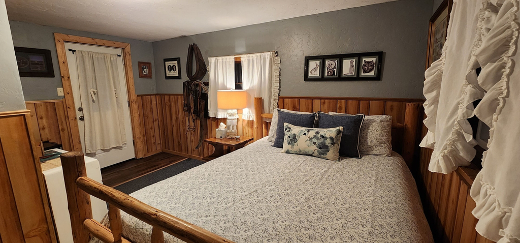 Bedroom 1, Bear Creek Guest Ranch, Flathead
