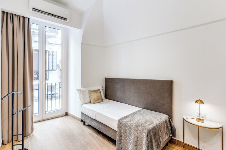 Bedroom 2, Domus Partenopea, Napoli