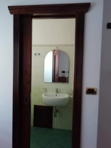 Bathroom 5, La casa delle fate, Sassari