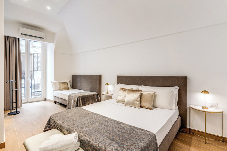 Bedroom 3, Domus Partenopea, Napoli