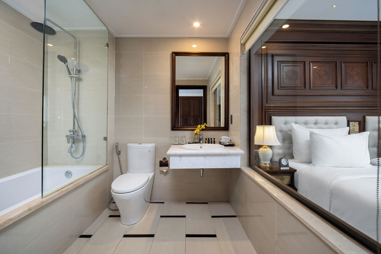 Bathroom 5, The Q Hotel Hanoi, Ba Đình
