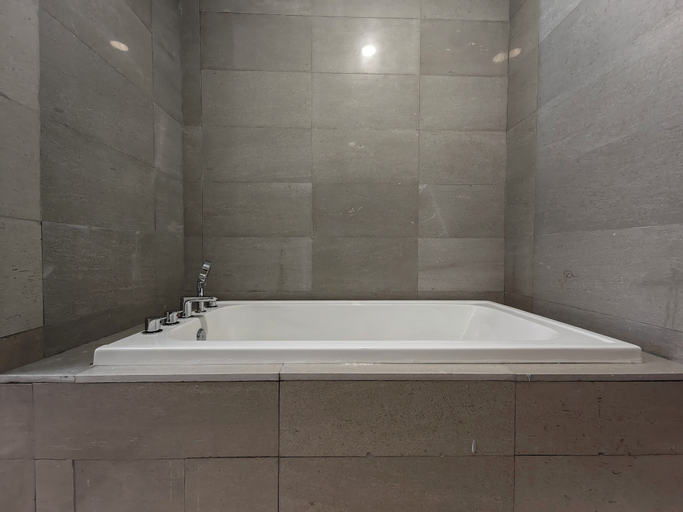 Bathroom 8