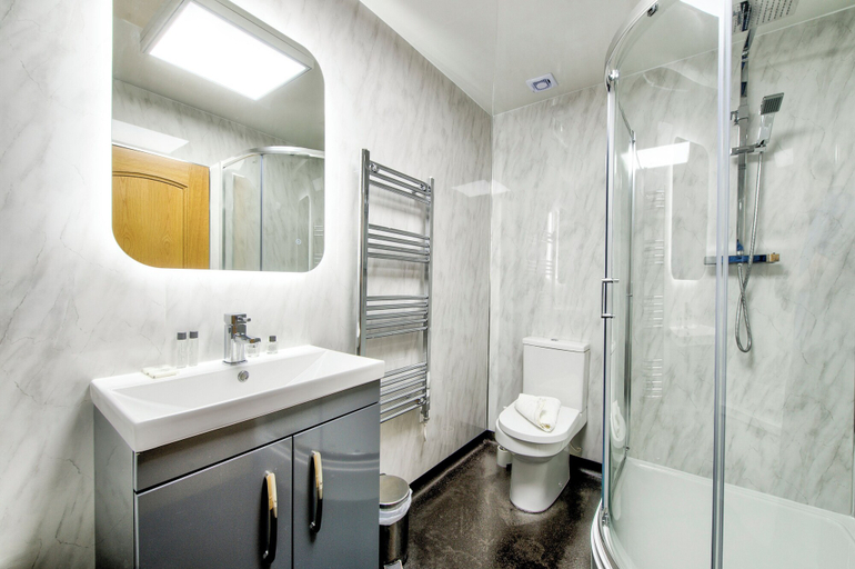 Bathroom 4, Onich Hotel, Highland