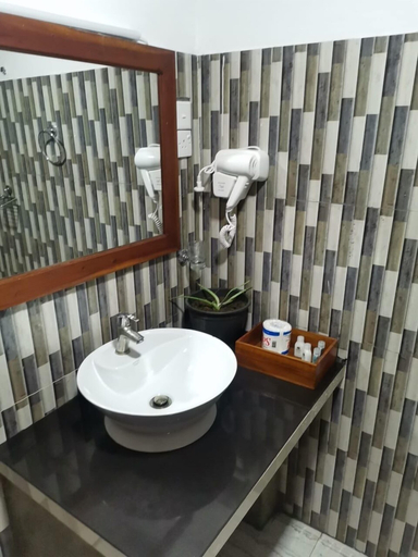 Bathroom 4, Sunshine Resort and Spa, Dambulla