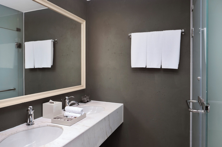 Bathroom 24