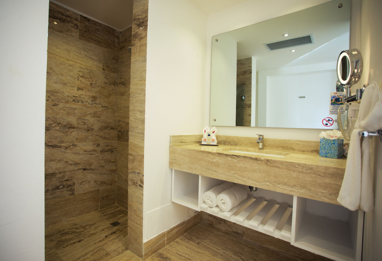 Bathroom 5, Viva Tangerine by Wyndham, A Trademark Resort, Sosua