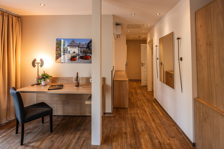 Dining Room 9