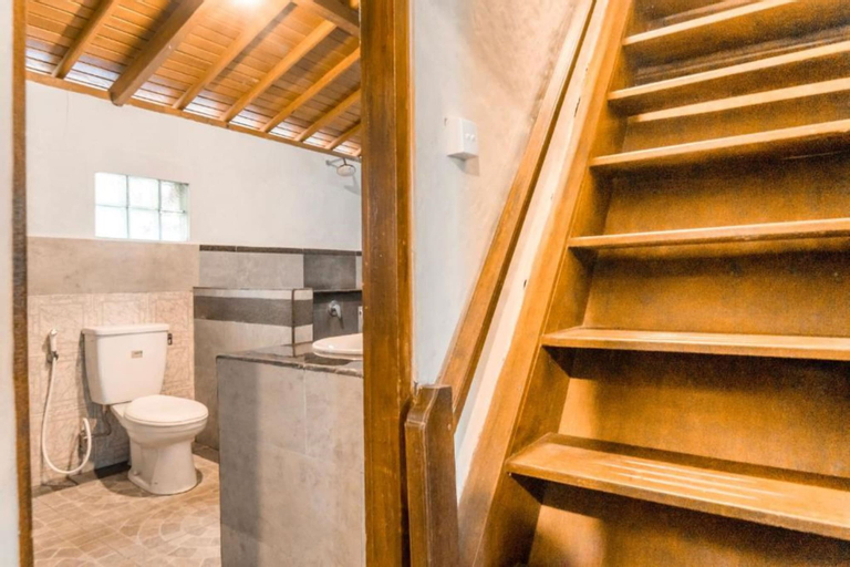 Bathroom 7