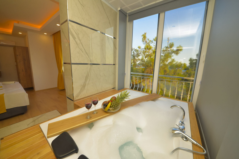 Bathroom 3, VILLA SOLE MARE DEMRE, Kale