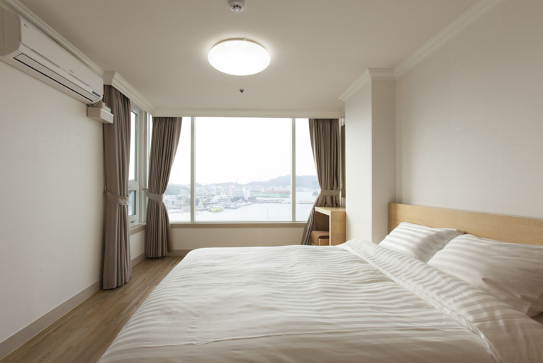 Bedroom 3, Kumho Tongyeong Marina Resort, Tongyeong
