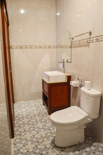 Bathroom 4