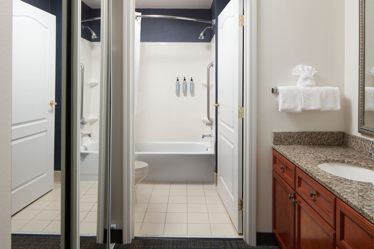 Bathroom 5, Residence Inn by Marriott Manassas Battlefield Park, Prince William