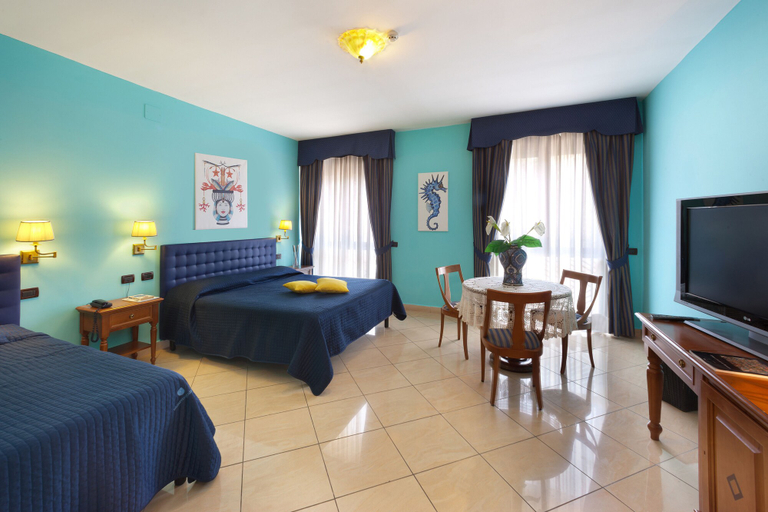 Bedroom 2, Ulisse Deluxe Hostel, Napoli