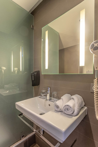 Bathroom 4, ONOMO Hotel Rabat Medina, Rabat