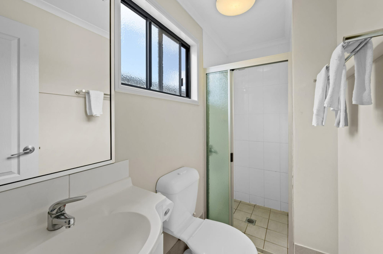 Bathroom 4, Discovery Parks - Townsville, Wulguru