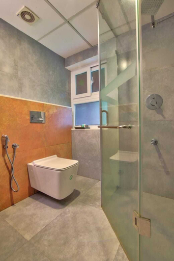 Bathroom 4, Crayons Guest House, Idukki