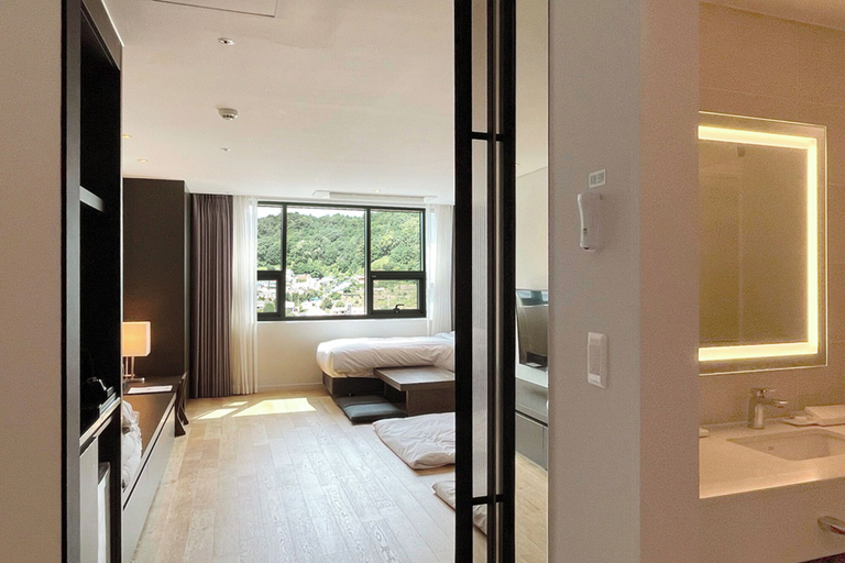 Bedroom 2, Grab the Ocean SONGDO, Seo