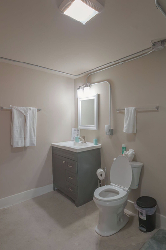 Bathroom 3, Gorgeous Guesthouse Near Amazing Downtown, Bexar