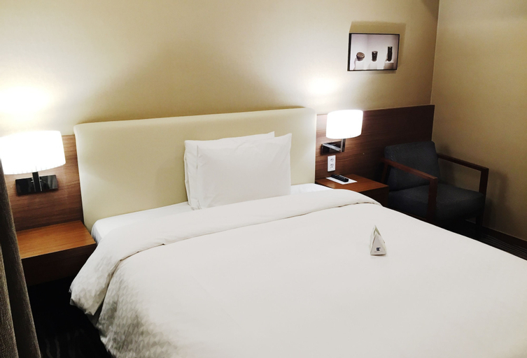 Bedroom 13