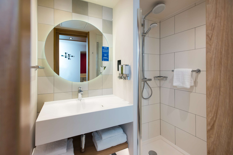 Bathroom 4, Hampton by Hilton London Park Royal, London