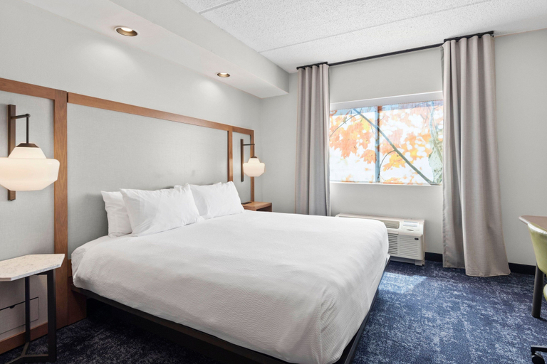 Bedroom 5, Fairfield Inn & Suites by Marriott Hickory, Catawba