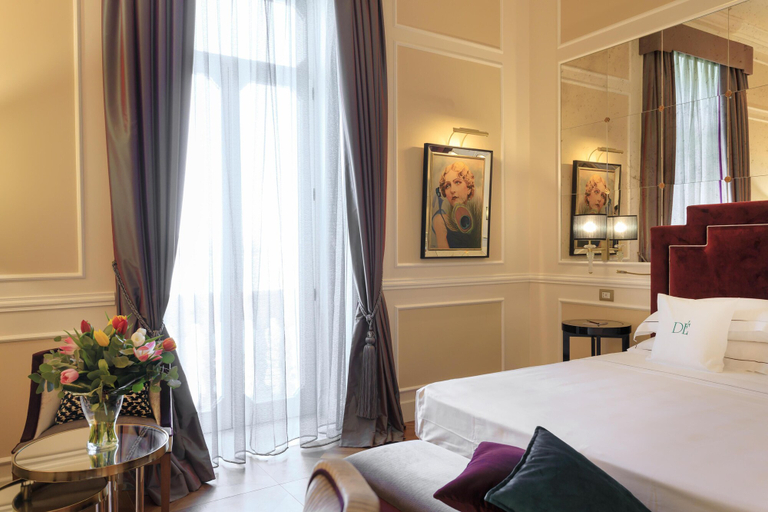 Bedroom 3, Grand Hotel Des Étrangers, Syracuse