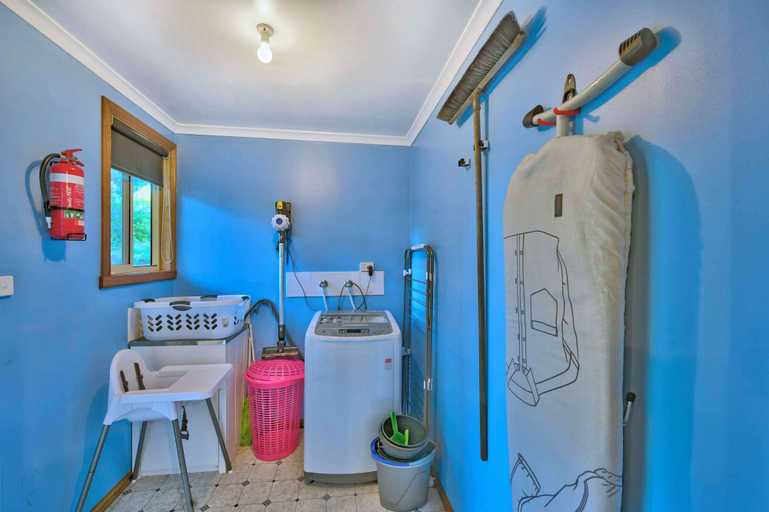 Bathroom 3, Freycinet Hideaway, Glamorgan-Spring Bay