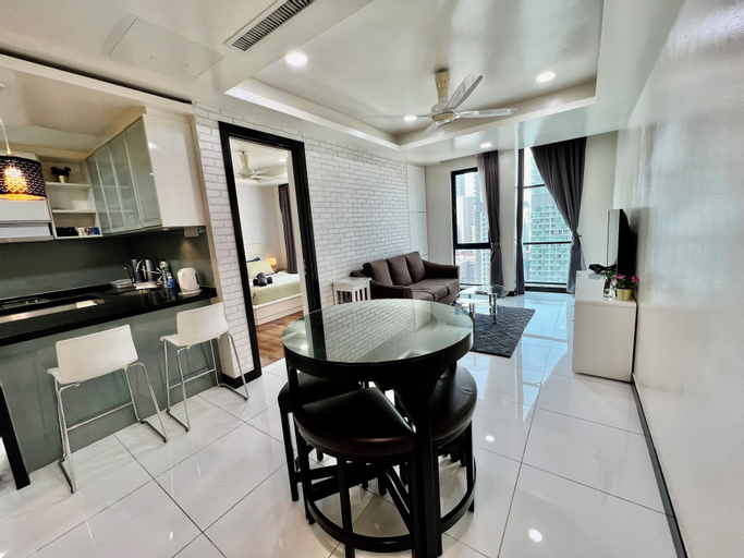 Dining Room 13