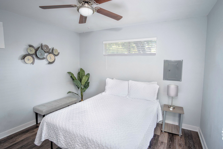 Bedroom 2, Remodeled Vintage Charm 1br/1ba Apt Close to DT, Bexar