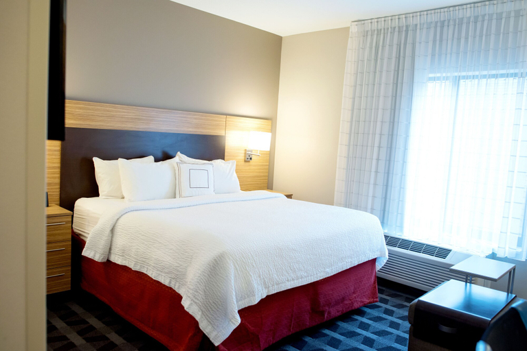 Bedroom 4, TownePlace Suites by Marriott Ames, Story