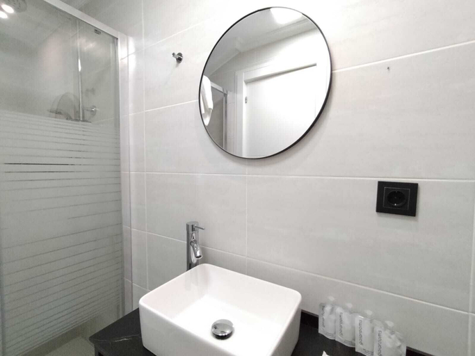 Bathroom 3, Hotel Matilde by gaiarooms, Salamanca