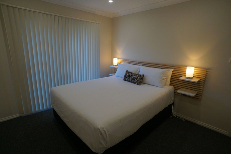Bedroom 4, Zig Zag Motel, Lithgow