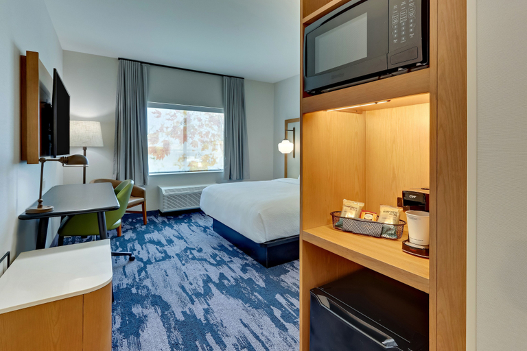 Bedroom 3, Fairfield Inn & Suites by Marriott Dallas Love Field, Dallas