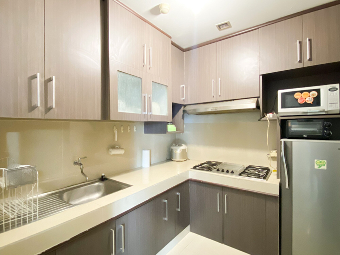Others 2, Homey 2BR Apartment Crown Court Executive Condominium By Travelio, Cikarang