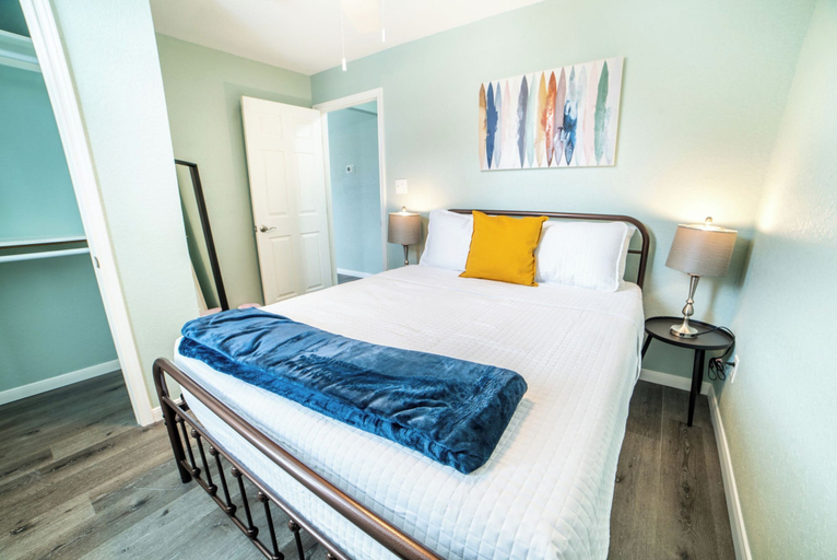 Bedroom 2, Fascinating 1br/1 BA Near Festive DT and Riverwalk, Bexar