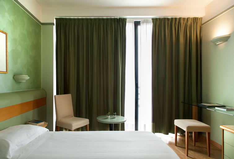 Bedroom 4, HOTEL LEONARDO DA VINCI, Como
